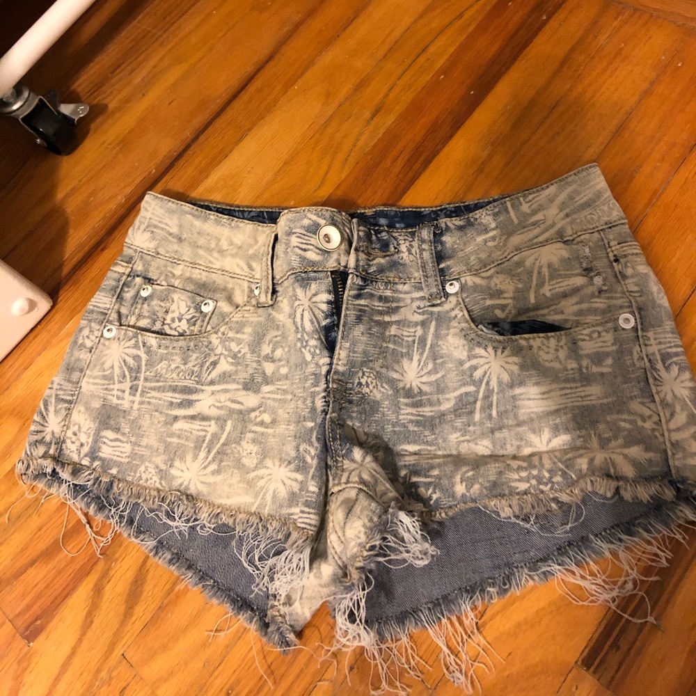 Beach pattern jean shorts